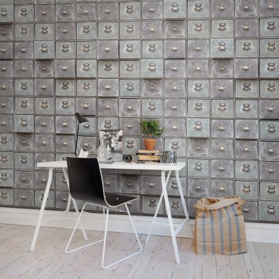 Tapet cu design vintage cu sertare metalice, ideal pentru un decor industrial.