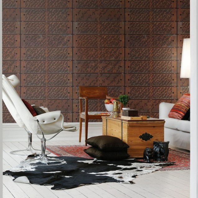 Wallpaper Punch Cards, cu design industrial modern, inspirat de cartonasele perforate, cu textură metalică.