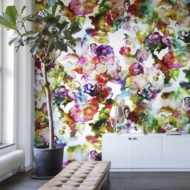 Tapet floral abstract cu acuarelă în nuanțe vibrante.