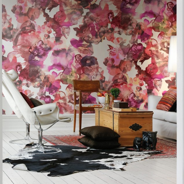 Tapet floral rosu cu design elegant