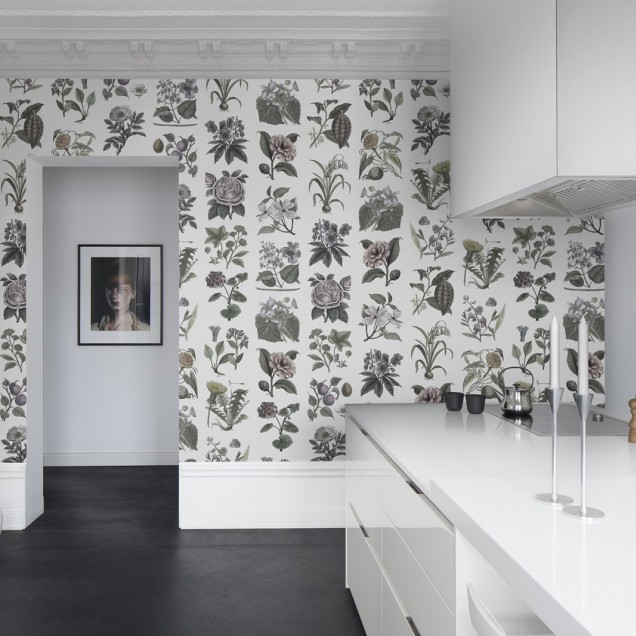 Tapet cu design floral delicat, perfect pentru living, dormitor sau birou. Creaza o atmosfera relaxanta si primitoare in casa ta.