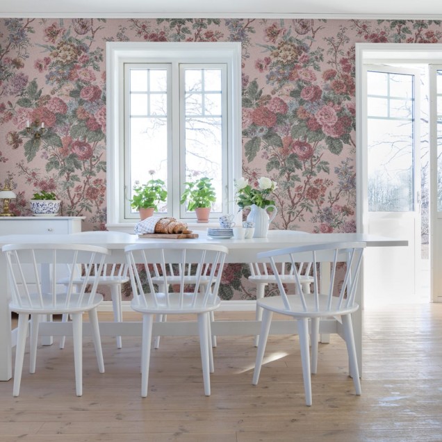 Tapet floral roz cu flori delicate.