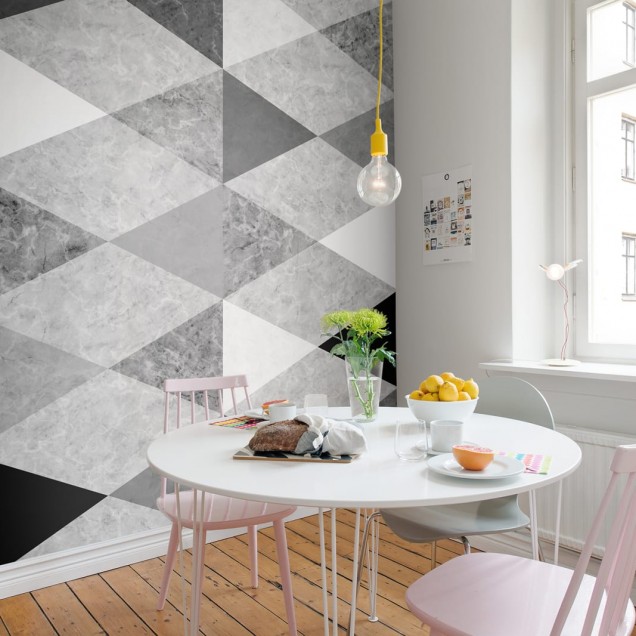 Tapet geometric abstract cu textura marmurei in culori gri, negru si alb