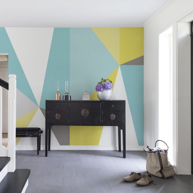 Tapet geometric modern cu nuanțe vibrante de galben și verde turcoaz, perfect pentru a adăuga culoare și personalitate casei tale.