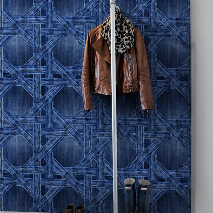 Tapet Denim Trellis Negru - Un model geometric elegant din denim negru, perfect pentru a adăuga un strop de stil modern oricărei încăperi.