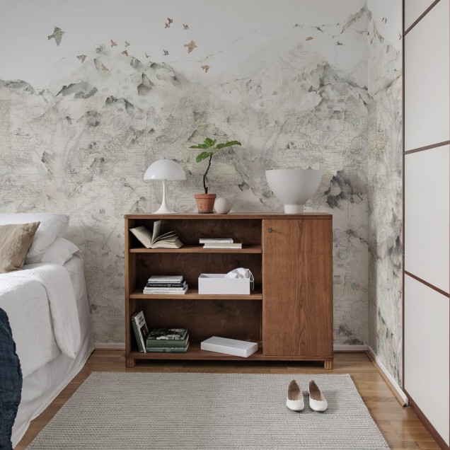 Tapet designeri cu motiv montan in living modern