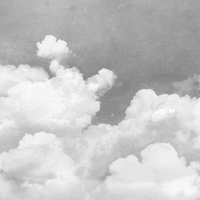 Wallpaper cu nori pufoși în gri, cu o masă și scaune în prim plan.