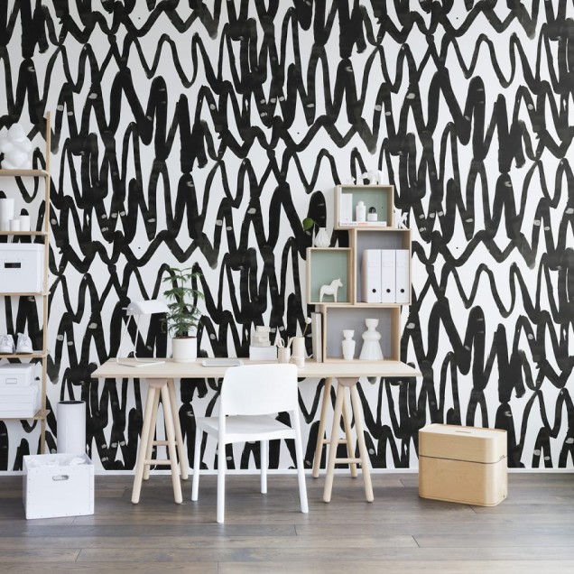 Tapet cu design abstract cu linii negre groase pe fundal alb