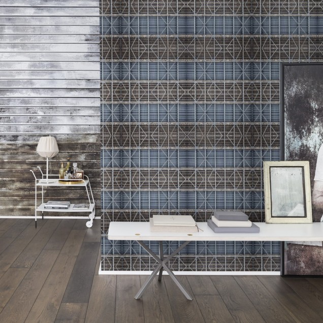 Tapet 3D Rusty Shutter cu design realist al obloanelor ruginite. Perfect pentru living, dormitor sau birou.