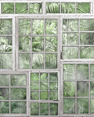 Tapet 3D Perspective Jardin cu design rustic, ce prezintă ferestre vechi cu vedere la un peisaj verde luxuriant.