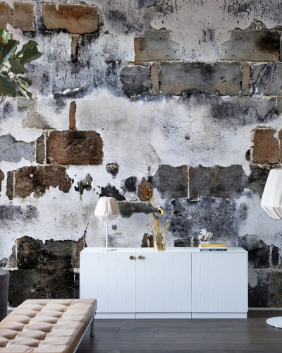Tapet Slurry Wall, un perete de cărămidă vintage texturat, cu o atmosferă industrială și elegantă