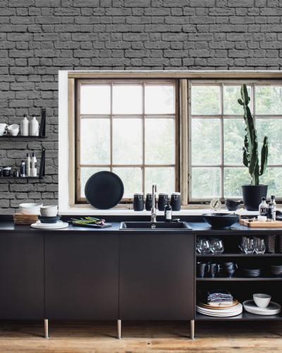 Tapet cu aspect de cărămidă gri în design industrial modern, perfect pentru bucătării, dormitoare, săli de mese sau holuri.