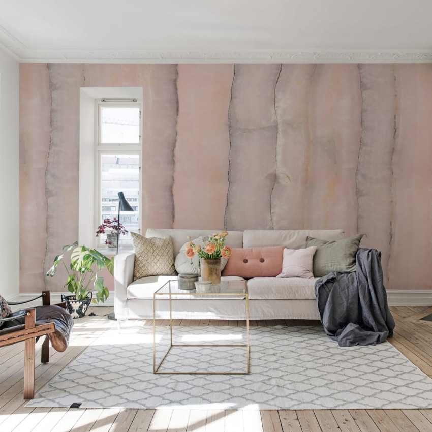 Agate, Sterling  într-un living modern cu canapea, covor și șemineu