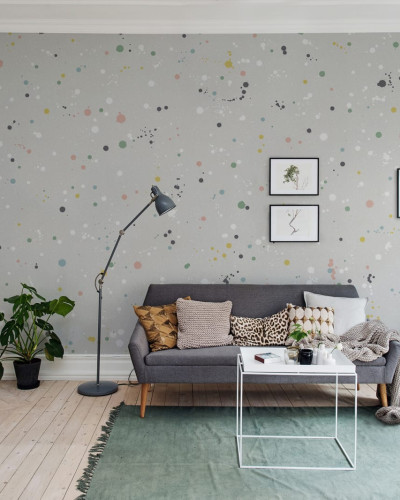 Tapet Ink Colossal, Retro - un tapet modern cu imprimeu de stropi colorati, perfect pentru a adauga personalitate oricarui spatiu.