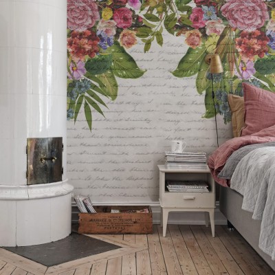 Tapet floral romantic cu design floral vibrant pe un fundal alb cu litere scrise de mână.