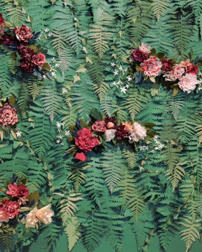 Tapet cu flori Unfading Flowers - model floral cu frunze verzi