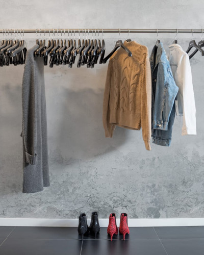 Tapet Urban Horizon Gri - Un tapet cu o textură gri din beton, perfect pentru un design industrial modern.