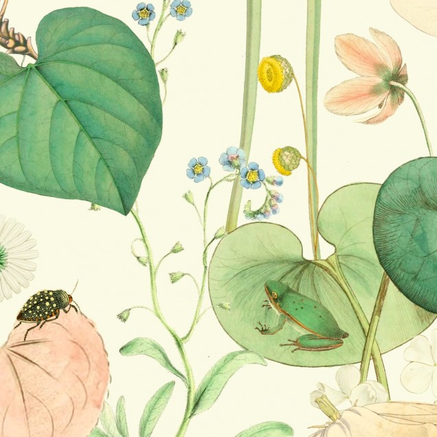 Tapet floral cu un design delicat, cu flori, frunze și insecte, potrivit pentru decorarea unui living, dormitor sau hol.