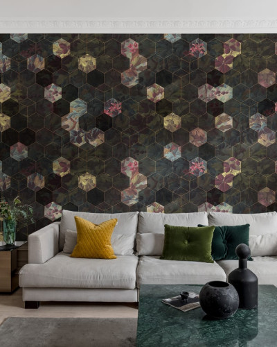 Tapet cu design geometric hexagonal, cu nuanțe de verde și auriu
