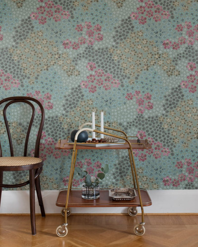 Tapet floral delicat, cu culori pastelate și motive florale delicate