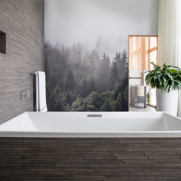 Fototapet cu pădure de brazi în ceață în living modern