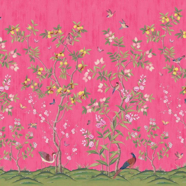 Tapet cu model floral chinoiserie, de culoare fucsia.