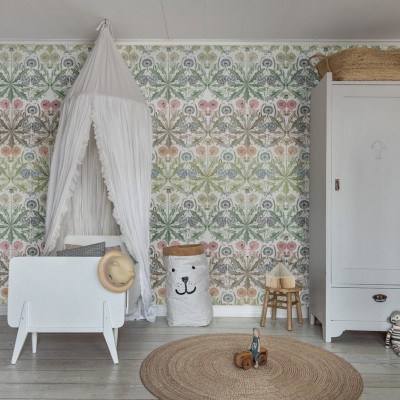 Tapet cu imprimeu floral Dear Dandelions, in culori pastelate, decorat cu un model de plop