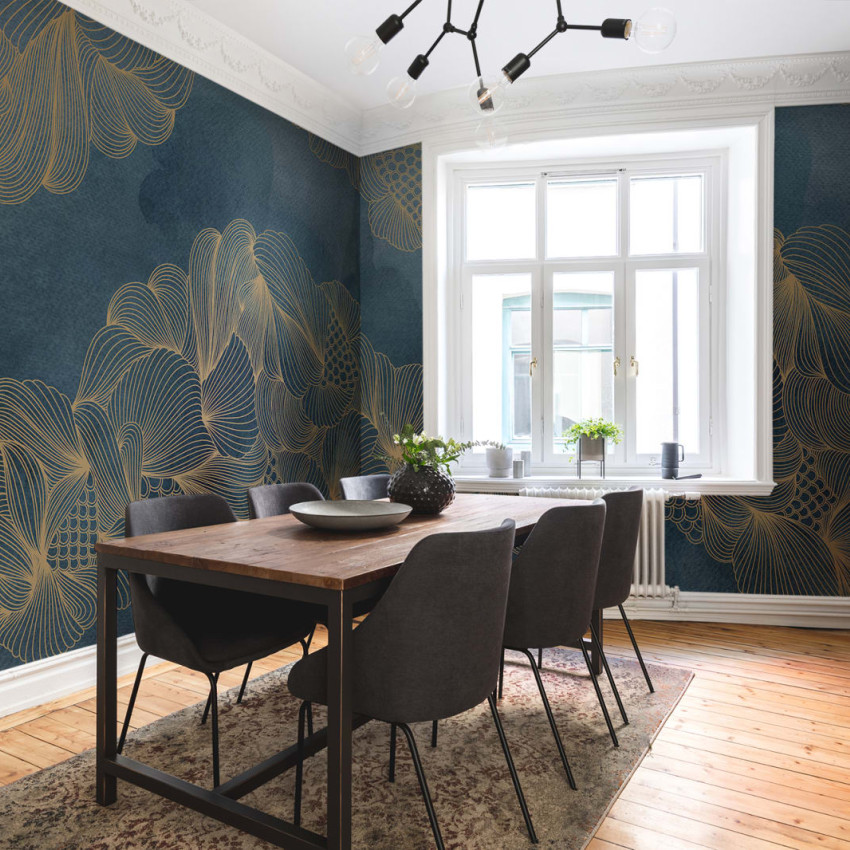 Dormitor decorat cu tapet bleumarin cu puncte aurii
