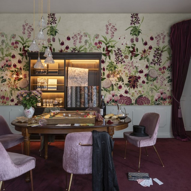 Tapet floral 3D Alice's Garden, cu design modern și elegant, perfect pentru dormitoare, livinguri sau birouri.