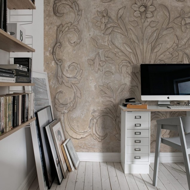 Tapet vintage Marseille Sand cu design clasic și textură bogată, folosit într-un dormitor