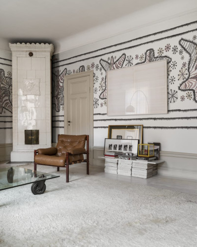 Tapet Zebra Skin Pastel intr-un interior modern