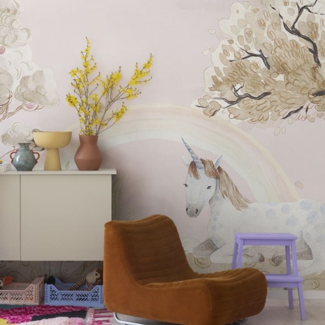 Tapet pentru copii cu unicorn, curcubeu si un copac cu flori roz