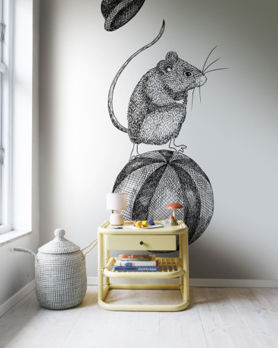 Tapet cu un șoarece amuzant intr-un decor de circ.