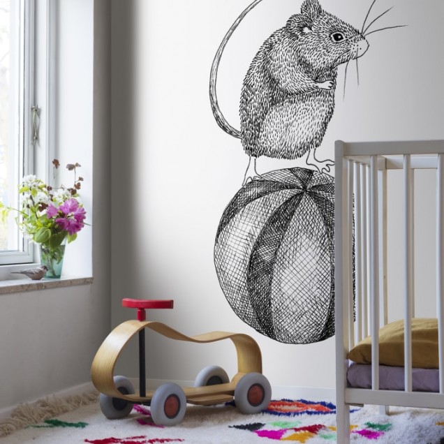 Tapet cu un șoarece amuzant intr-un decor de circ.