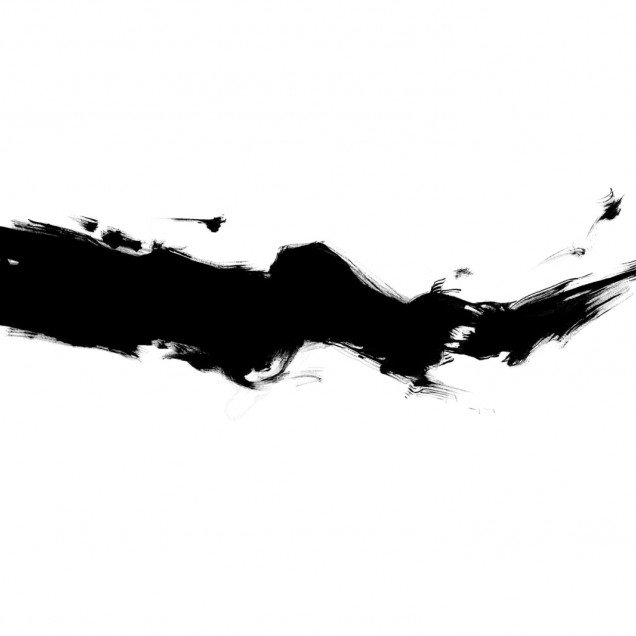 Tapet abstract negru pe fond alb, cu un design minimalist. Tapetul este aplicat pe un perete din sufragerie, deasupra unei canapele gri, cu o masă de cafea din sticlă și un scaun verde.