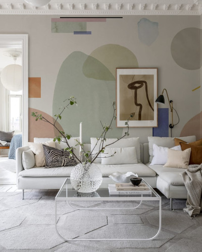 Tapet geometric abstract cu culori pastelate, perfect pentru a crea un punct focal în living, dormitor sau birou.