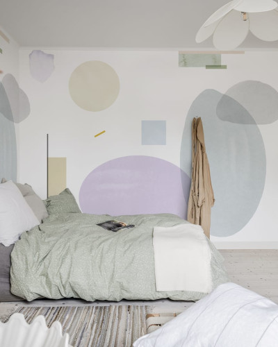 Tapet cu design abstract Geometry, Lilac, cu cercuri suprapuse și linii fine, tonuri de liliac pale și nuanțe neutre. Perfect pentru dormitoare sau spații de relaxare.