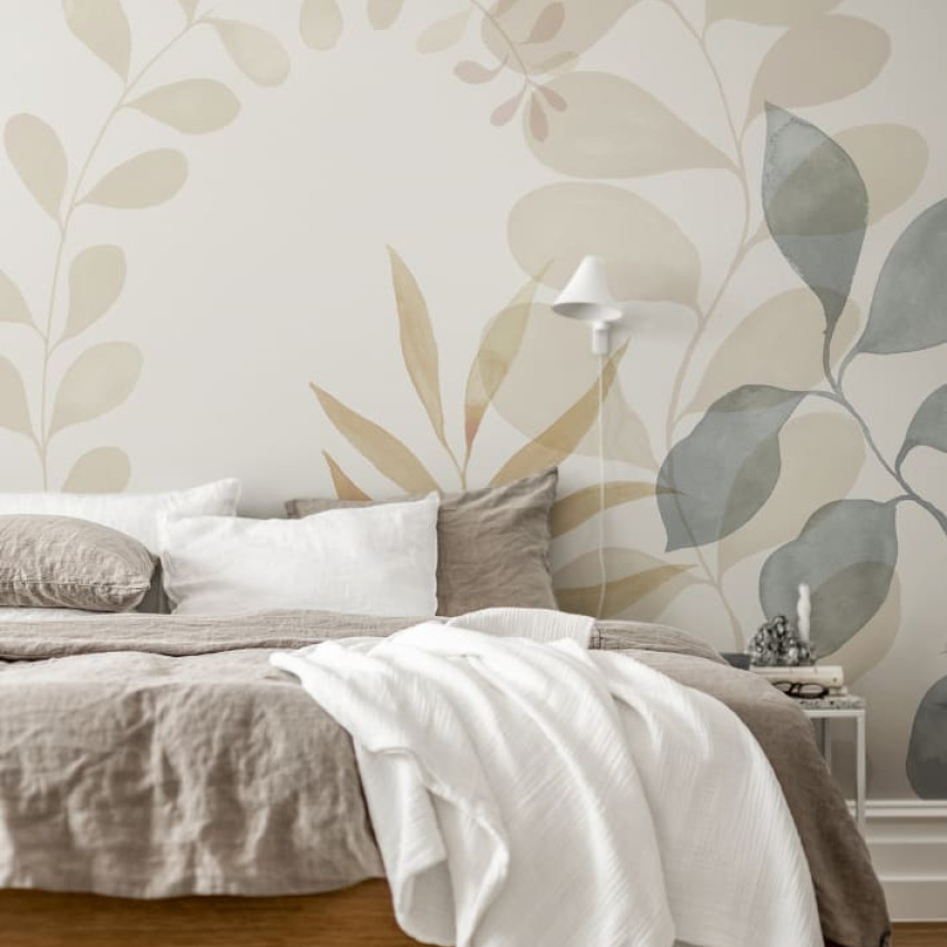 Tapet cu frunze delicate în nuanțe de liliac și verde, în design minimalist.