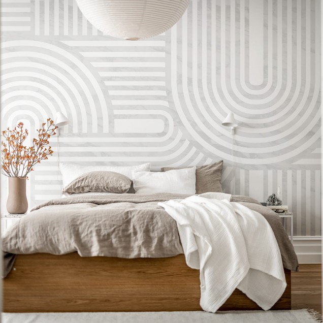 Tapet gri cu design geometric în living modern