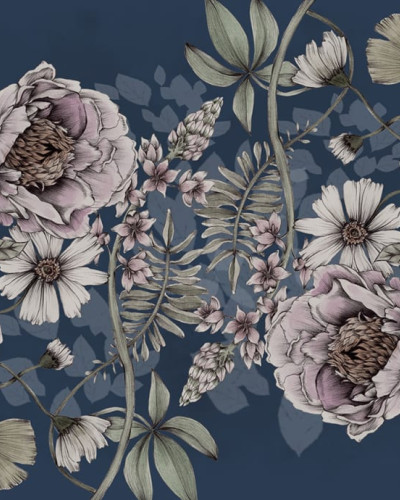 Tapet floral cu flori delicate pe un fundal albastru inchis.