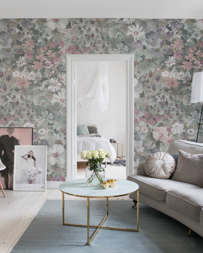 Tapet cu flori pastelate, perfect pentru decorarea livingului, dormitorului sau bucătăriei.