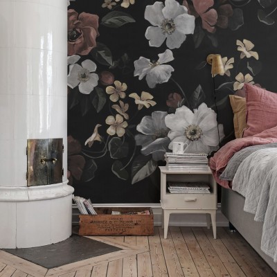 Tapet floral vintage cu flori albe și roz pale pe fundal negru