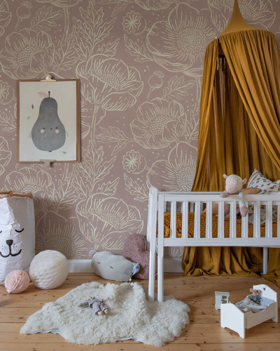 Tapet floral Golden Poppy, Dusty Pink, cu flori delicate in nuante pastelate.