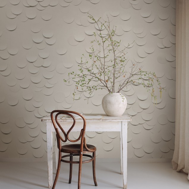 Tapet cu textura 3D cu semilune, cu un design minimalist, perfect pentru un living modern.