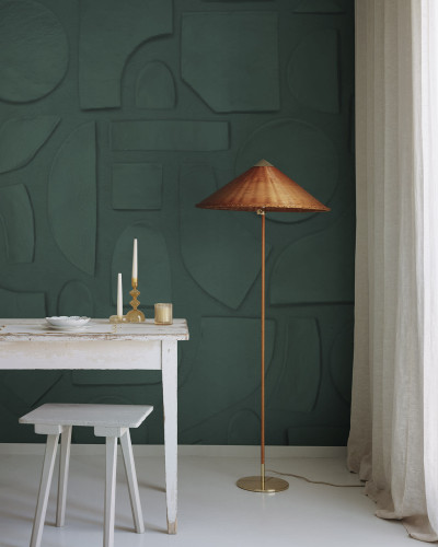 Tapet cu design geometric modern, în nuanțe de verde smarald. Clay Figures este o alegere excelentă pentru a transforma instantaneu aspectul oricărei camere, adăugând un plus de personalitate.