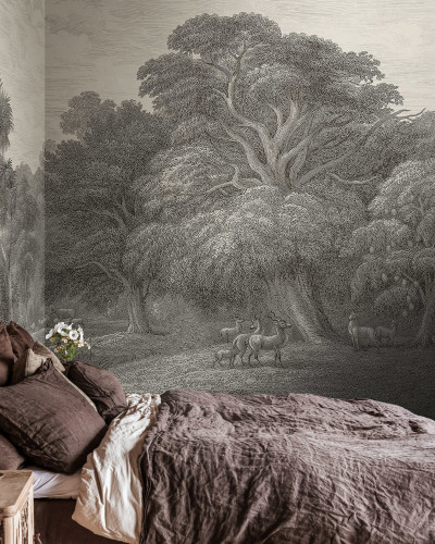 Tapet cu design de pădure, cu arbori și cerbi.