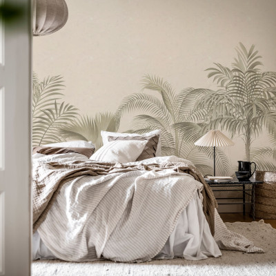 Tapet cu design tropical in nuante de bej, gri si verde, perfect pentru dormitor, living sau birou.