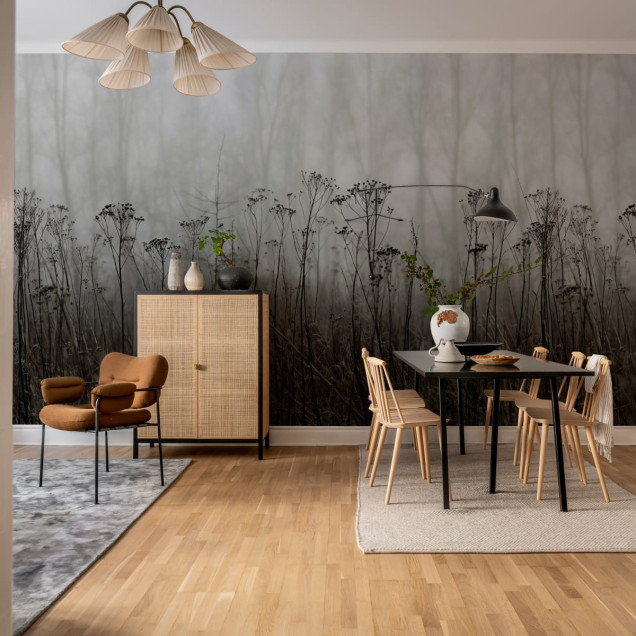 Tapet cu design minimalist cu model de plante uscate in nuante de gri si alb.