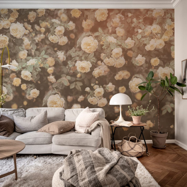 Tapet cu trandafiri albi vintage, Regal Rose, pentru un decor romantic și elegant