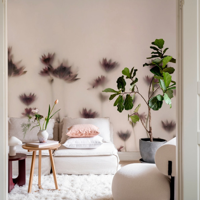Tapet floral cu flori de Astrantia in nuante de roz